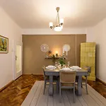 Apartment Casuta Muresan In Centrul Istoric Brașov
