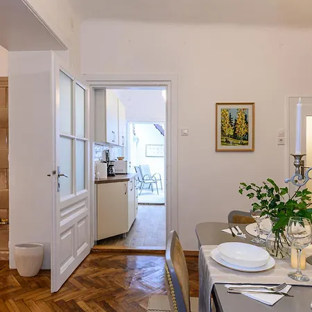 Casuta Muresan In Centrul Istoric Appartamento