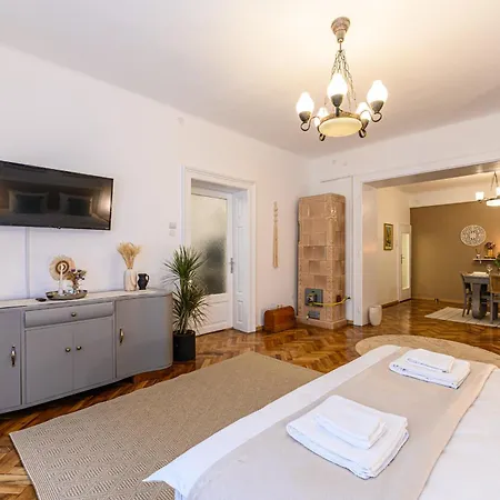 Casuta Muresan In Centrul Istoric * Braşov